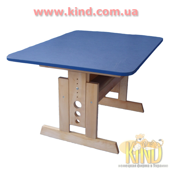 деревянный столик в детский сад
