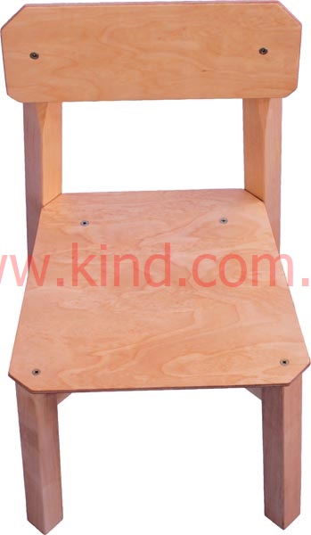 Детский стульчик из дерева - классический