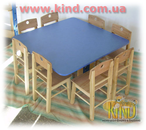 детские столы и стулья